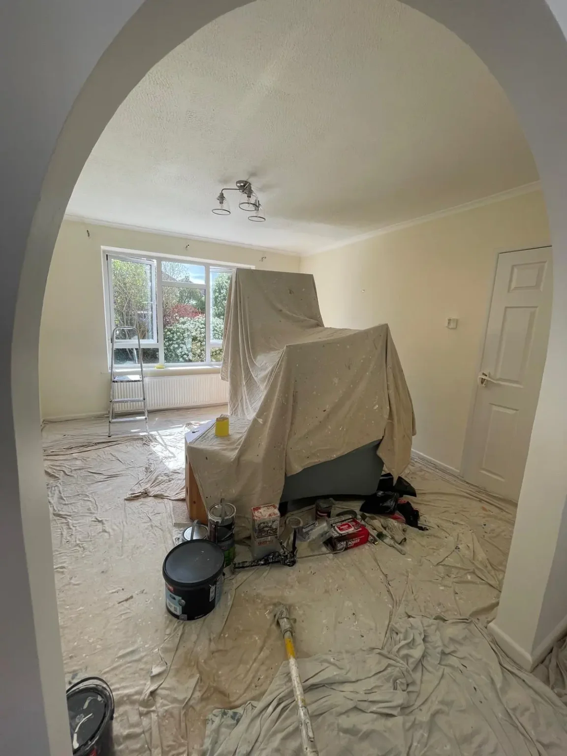 Home 25 Interior loungediner walls ceilings and woodwork bs16-6ll-before